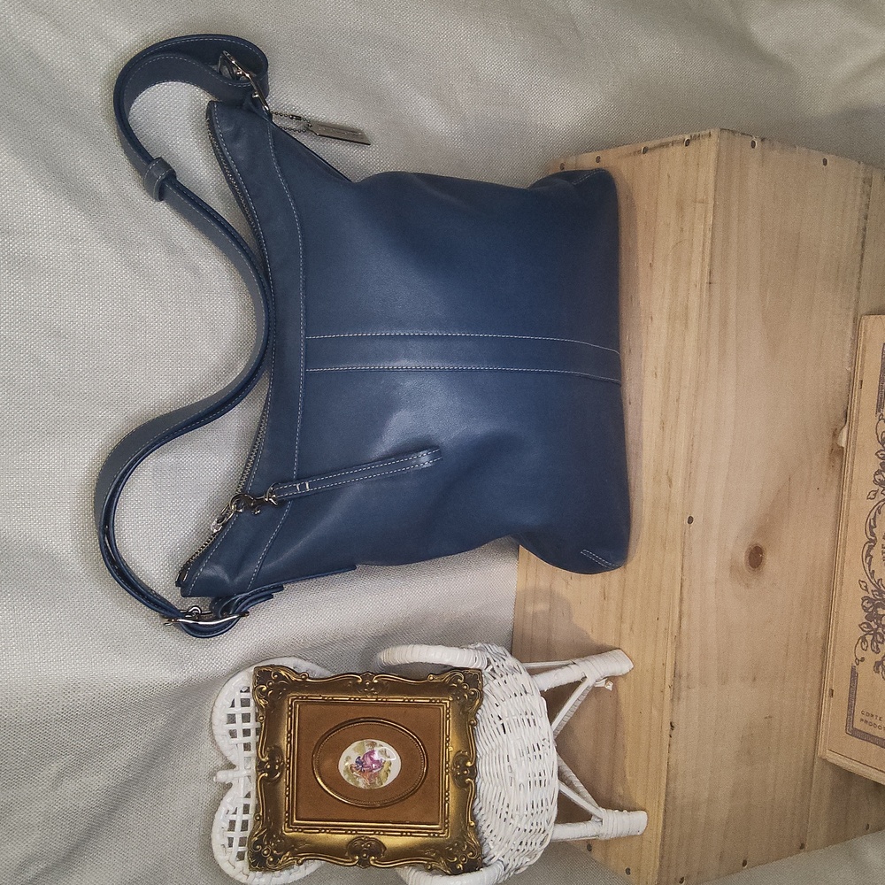 Vintage 90s Blue Coach slim Legacy crossbody shoulder bag 9188